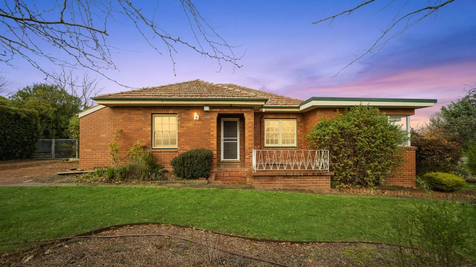 3-Bed Family Haven With Garden & Bbq Area Villa Canberra Australia